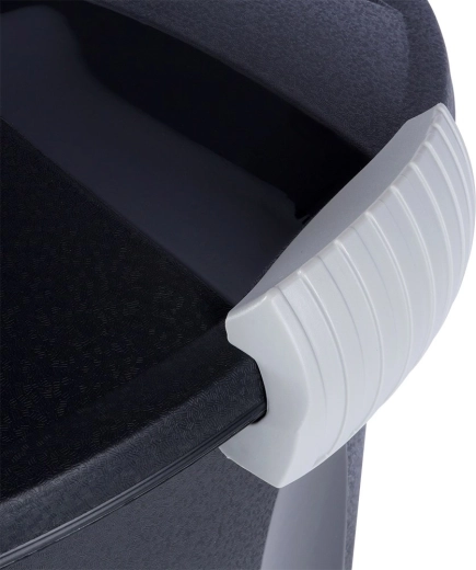 Močne sponke in ergonomski ročaji