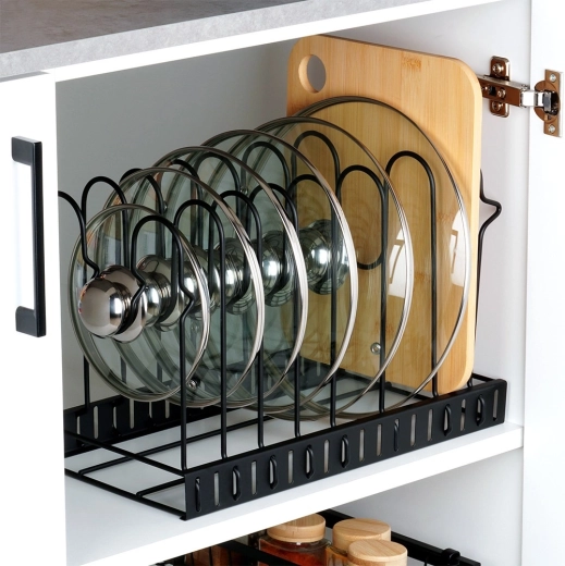 Red v omari in na pultu