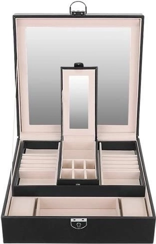 Spacious and clearly arranged compartments