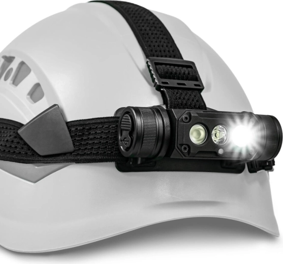 Do 1200 lm in doseg 100 m