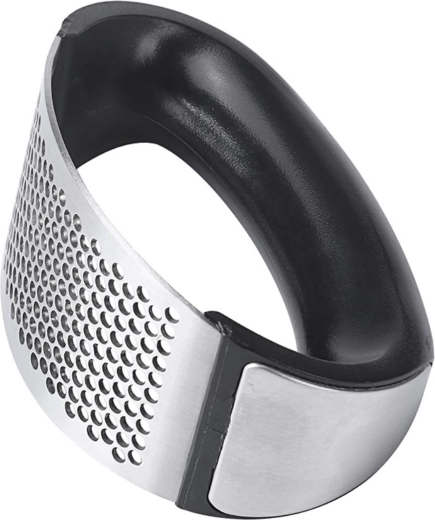 Ergonomski ročaj in kompaktna zasnova