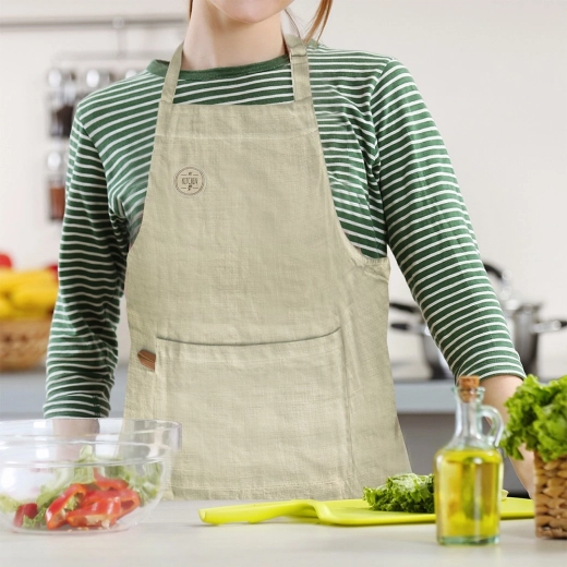 Velik sprednji žep za vse potrebno