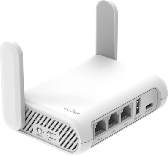 Varna povezava na poti: VPN in šifrirani DNS