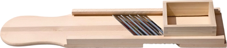 Štirje ostri nerjaveči noži za hiter učinek