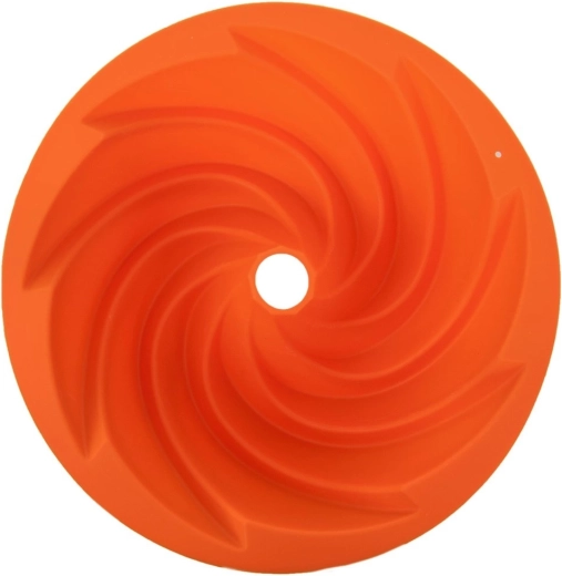 Učinkovit cvetlični dizajn s kominom