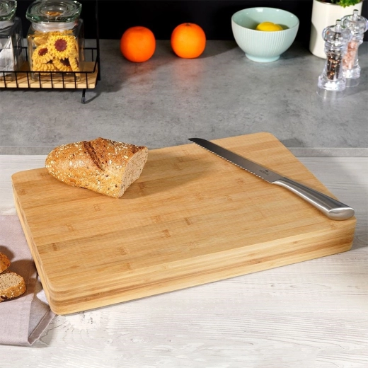 Vsestranska za rezanje in serviranje