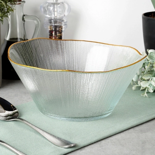 Teksturirano prozorno steklo z modernim oblikovanjem