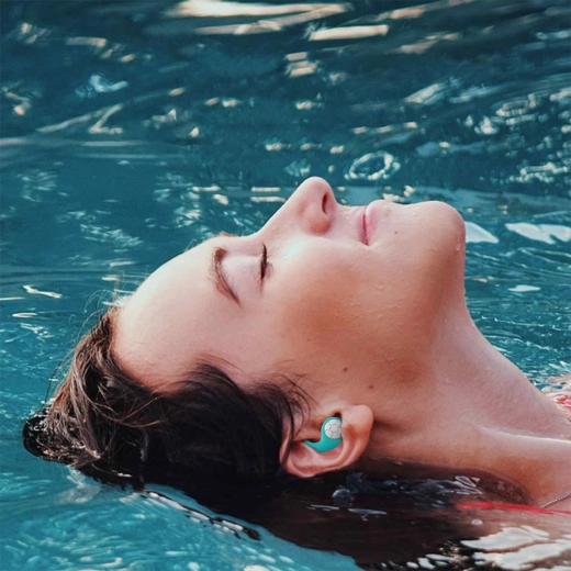 Waterproof use even while swimming