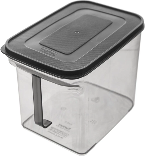 Prosojne stene in praktičen ročaj