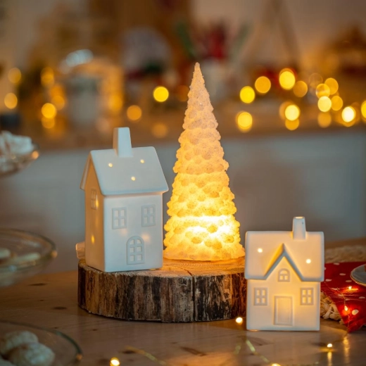 Decoration for tables and shelves