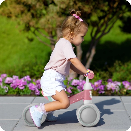 Varno krmiljenje z omejitvijo kota