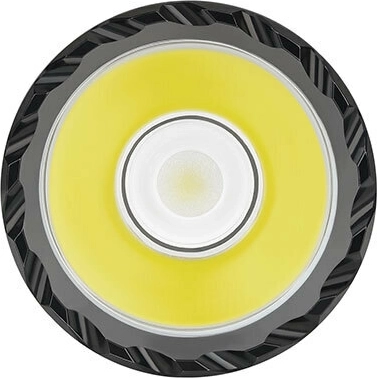 Izhod 1250 lm in doseg 240 m