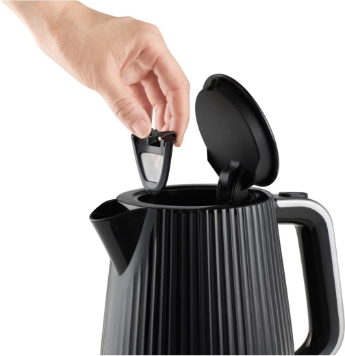 Convenient filling and clean water