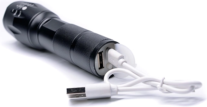 Praktično polnjenje prek mikro USB