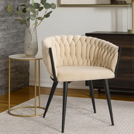 Žametno mehko udobje v bež barvi