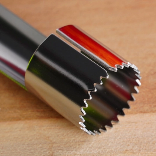 Oster nazobčan rob za čist rez