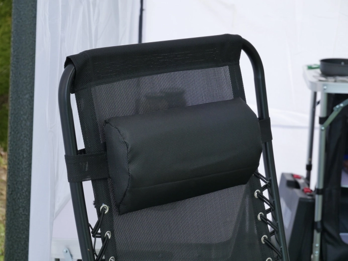 Nastavljiv položaj in opora za glavo