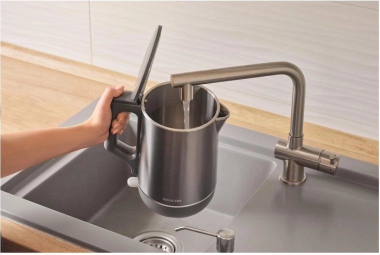 Convenient one-handed filling