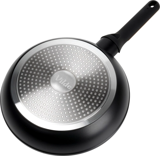 Združljiva z vsemi vrstami štedilnikov, vključno z indukcijo