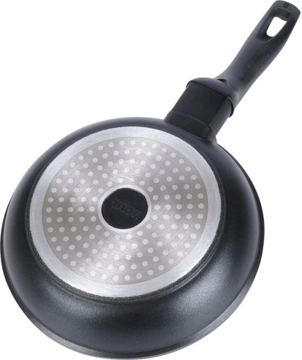 Združljiva z vsemi vrstami štedilnikov, vključno z indukcijo