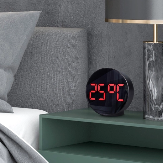 Thermometer with °C/°F switching