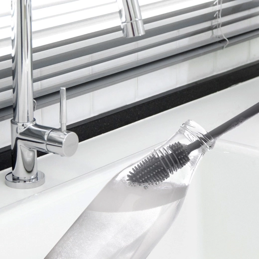 Učinkovito čiščenje ozkih posod