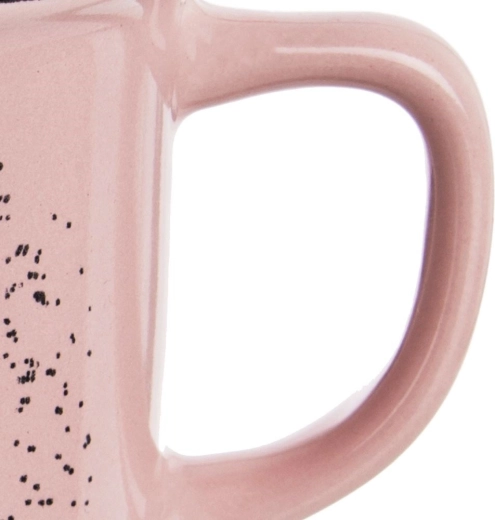 Odporna keramika z prijetnim oprijemom