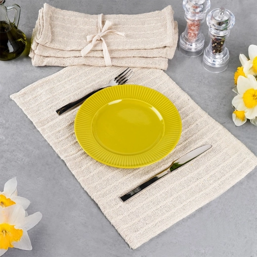 Praktična zaščita mize pri postrežbi