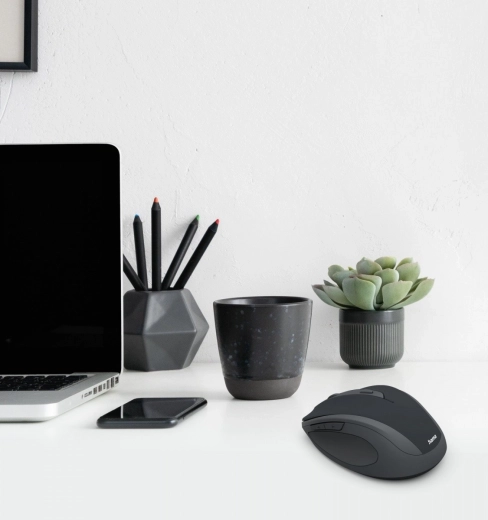 Right-hand ergonomics and 6 buttons