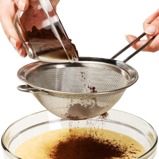 Natančno posipanje in presejanje pri peki