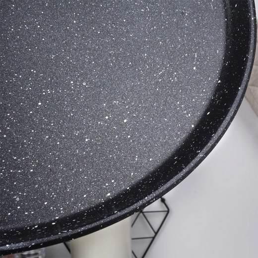 Neprijemljiva granitna površina za enostavno obračanje