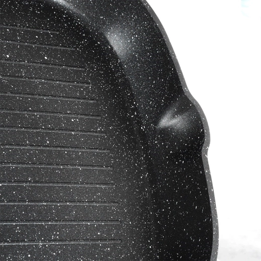 Dvojna izliva in ergonomski ročaj