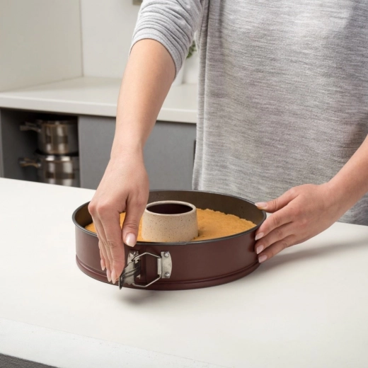 Raztegljiv rob za enostavno odstranitev