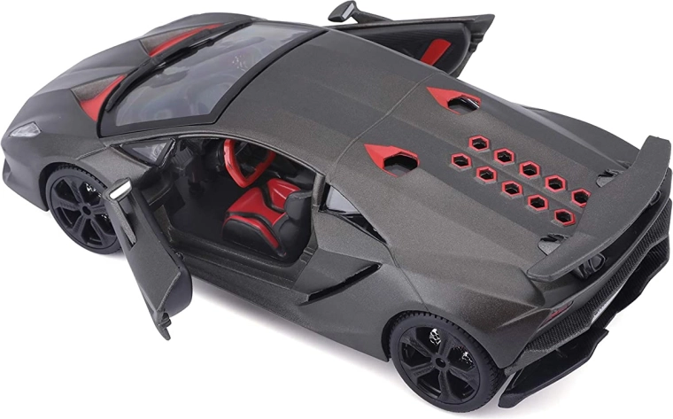 Škarjasta odpirajoča se vrata in podrobna notranjost