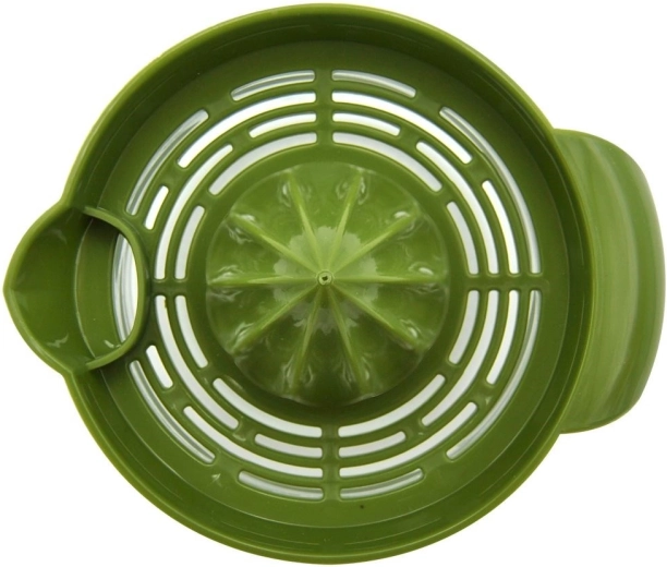 Praktičen izlivalnik in stranski ročaj