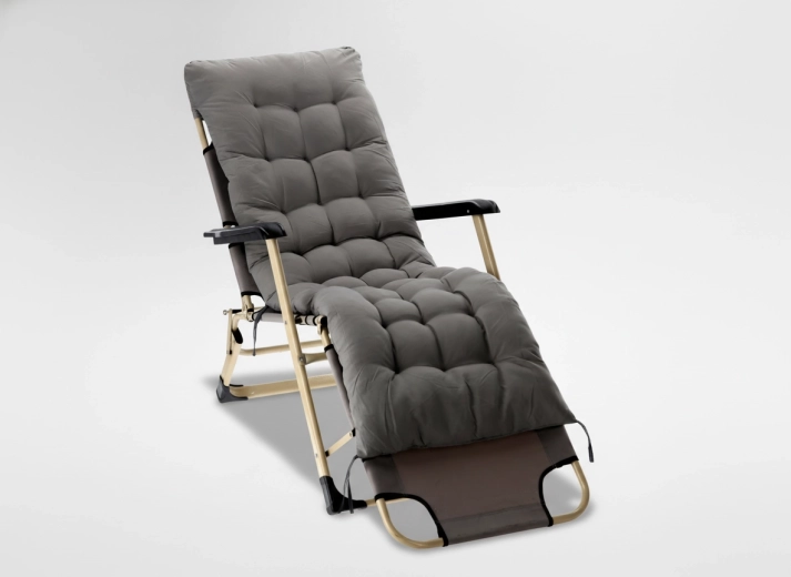 Zložljiv vrtni stol s sivim oblazinjenim vzglavnikom