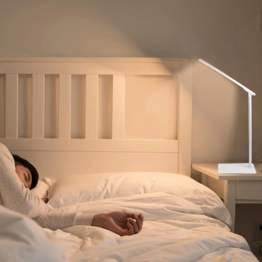 Adjustable light for work and relaxation