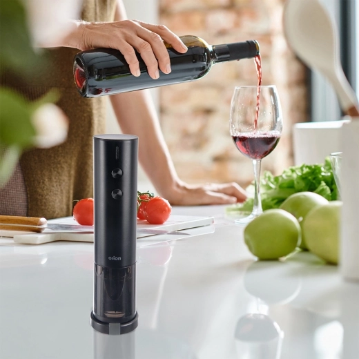 Rezalnik folije v stojalu