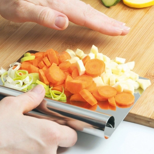 Hiter zajem in prenos nasekljanih sestavin