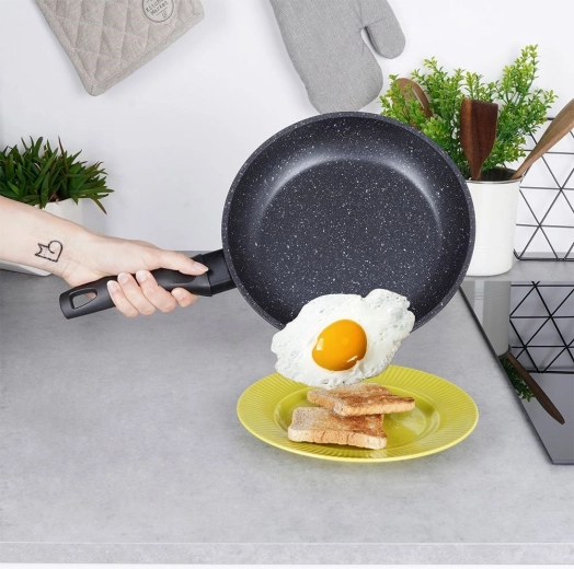 Neprijemljiva granitna površina brez PFOA in PTFE