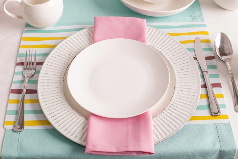 Kremna barva za elegantno postrežbo