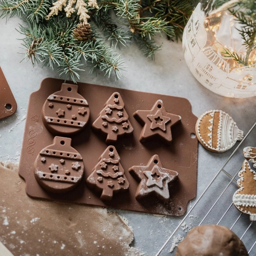 Six Christmas motifs