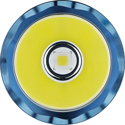 Do 3100 lm in doseg 400 metrov