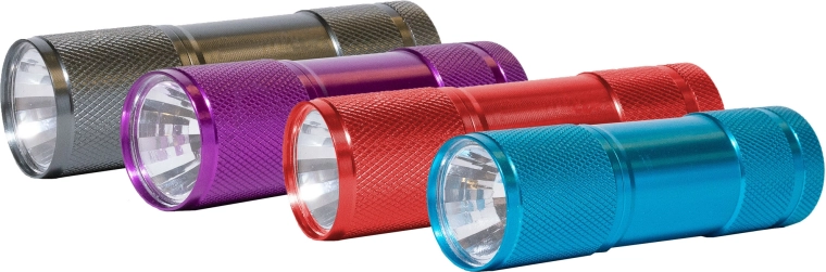 Žepna svetilka ENERGIZER Eveready Metal 3×AAA, mešanica barv