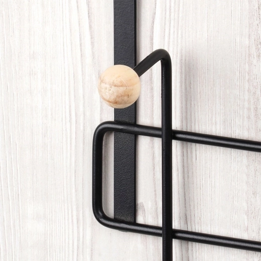 Odporna kovina in nežno do lesa