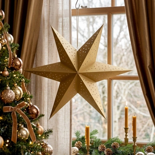 Striking hanging decoration