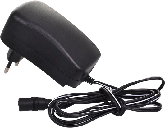 Solight univerzalni stabilizirani omrežni adapter 2500 mA z zamenljivimi konektorji
