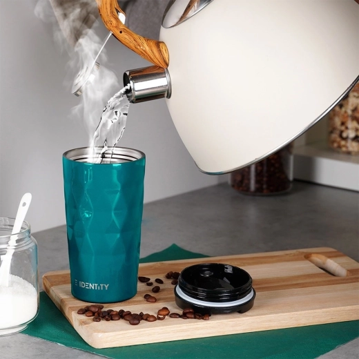 Vakuumska izolacija za dolgotrajno ohranjanje temperature