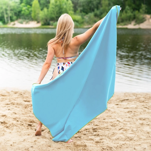 Idealna spremljevalka za plažo in potovanja