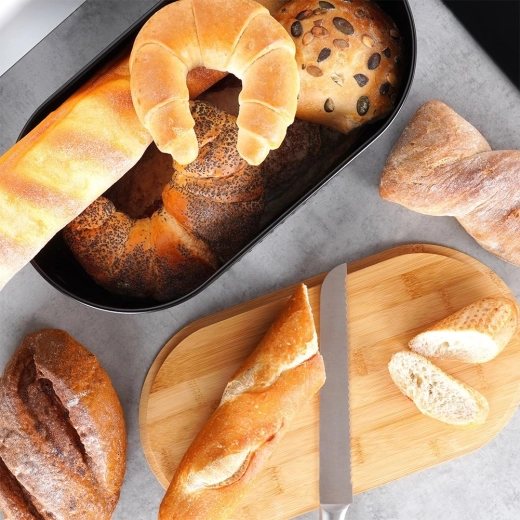 Lesen pokrov služi kot rezalna deska